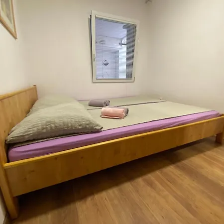 Merlyn By Interhome Lejlighed