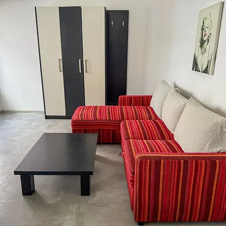 Merlyn By Interhome Vodice